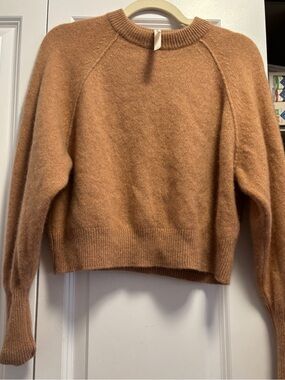 Babaton Cropped Crewneck Cashmere Sweater in Camel Brown